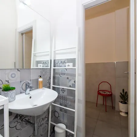 Robertone Apartman *